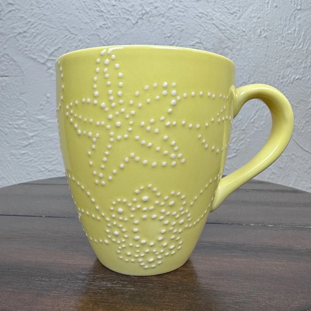 Vintage 2006 Starbucks Yellow Embossed 12oz Coffee Mug Tea Cocoa